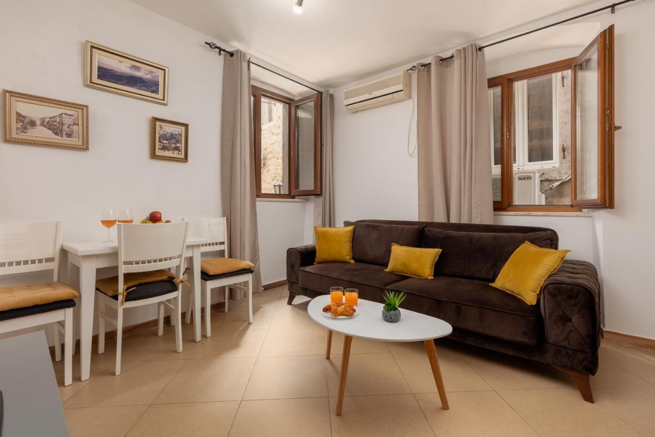 Apartment Amigo 2 Old Town Cattaro Esterno foto